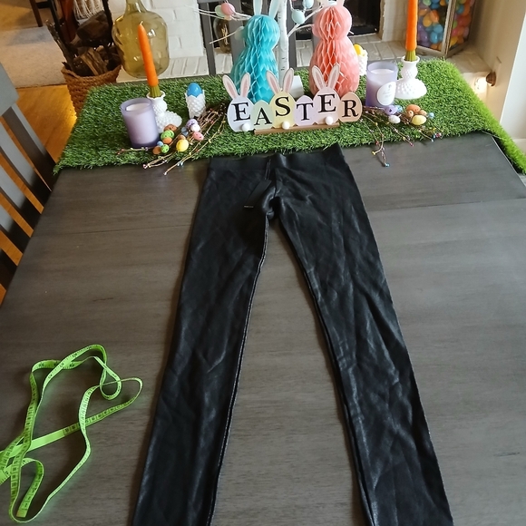 Krisa Coated Leggings NWT Size S - Picture 2 of 5